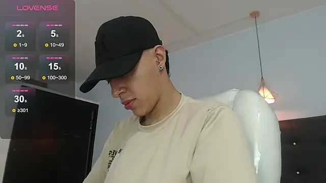 Snapshot of Lobo_17_ chatting on 7, 10, 2025 Lobo 17 online show from 7, 10, 2025