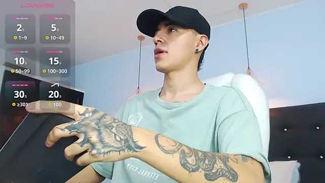 Snapshot of Lobo_17_ chatting on 16, 10, 2025 Lobo 17 online show from 16, 10, 2025