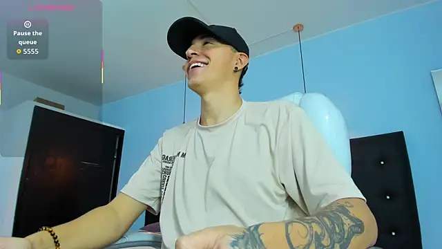 Snapshot of Lobo_17_ chatting on 21, 10, 2025 Lobo 17 online show from 21, 10, 2025