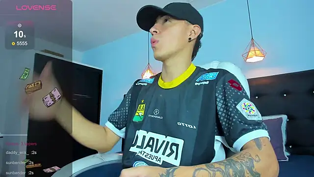 Snapshot of Lobo_17_ chatting on 23, 11, 2025 Lobo 17 online show from 23, 11, 2025