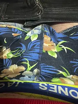 Snapshot of HAPPYKYLI chatting on 23, 12, 2024 HAPPYKYLI online show from 23, 12, 2024