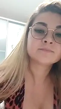 Snapshot of pussyCat_t chatting on 11, 11, 2025 pussyCat t online show from 11, 11, 2025