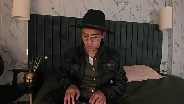 Andy Joy  online show from 13, 10, 2025