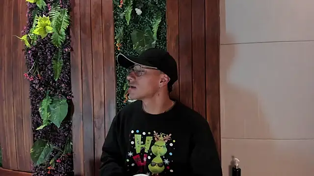 Andy Joy  online show from 4, 12, 2025