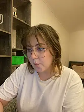 Snapshot of cinnabon_ chatting on 6, 12, 2024 cinnabon online show from 6, 12, 2024