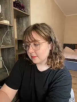 Snapshot of cinnabon_ chatting on 10, 1, 2025 cinnabon online show from 10, 1, 2025