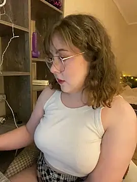 Snapshot of cinnabon_ chatting on 12, 1, 2025 cinnabon online show from 12, 1, 2025