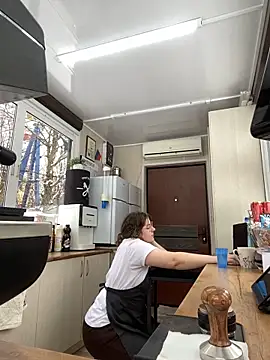 Snapshot of cinnabon_ chatting on 23, 1, 2025 cinnabon online show from 23, 1, 2025