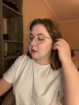 Snapshot of cinnabon_ chatting on 24, 1, 2025 cinnabon online show from 24, 1, 2025