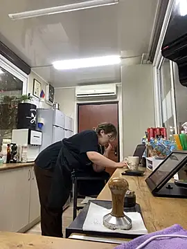 Snapshot of cinnabon_ chatting on 25, 1, 2025 cinnabon online show from 25, 1, 2025