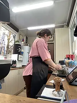 Snapshot of cinnabon_ chatting on 30, 1, 2025 cinnabon online show from 30, 1, 2025