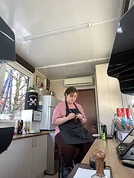 Snapshot of cinnabon_ chatting on 1, 2, 2025 cinnabon online show from 1, 2, 2025