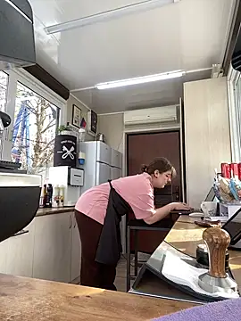 Snapshot of cinnabon_ chatting on 1, 2, 2025 cinnabon online show from 1, 2, 2025