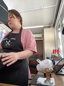 Snapshot of cinnabon_ chatting on 11, 2, 2025 cinnabon online show from 11, 2, 2025