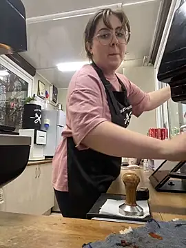 Snapshot of cinnabon_ chatting on 11, 2, 2025 cinnabon online show from 11, 2, 2025