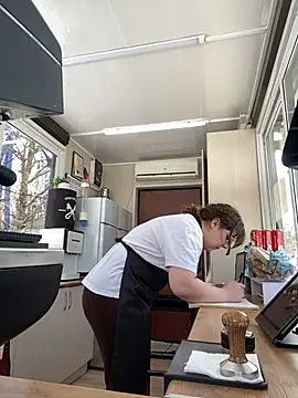 Snapshot of cinnabon_ chatting on 12, 2, 2025 cinnabon online show from 12, 2, 2025