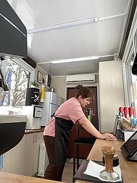 Snapshot of cinnabon_ chatting on 24, 2, 2025 cinnabon online show from 24, 2, 2025