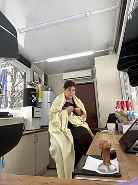 Snapshot of cinnabon_ chatting on 24, 2, 2025 cinnabon online show from 24, 2, 2025