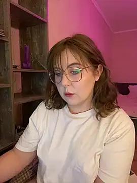 Snapshot of cinnabon_ chatting on 6, 3, 2025 cinnabon online show from 6, 3, 2025