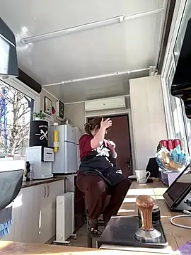 Snapshot of cinnabon_ chatting on 7, 3, 2025 cinnabon online show from 7, 3, 2025