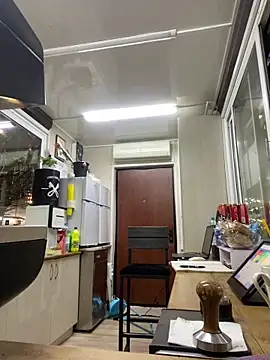 Snapshot of cinnabon_ chatting on 8, 3, 2025 cinnabon online show from 8, 3, 2025