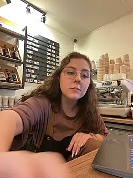 Snapshot of cinnabon_ chatting on 6, 10, 2025 cinnabon online show from 6, 10, 2025