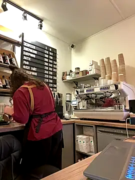 Snapshot of cinnabon_ chatting on 10, 10, 2025 cinnabon online show from 10, 10, 2025