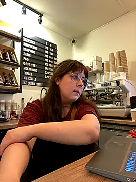 Snapshot of cinnabon_ chatting on 13, 10, 2025 cinnabon online show from 13, 10, 2025