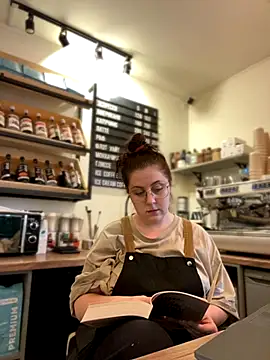 Snapshot of cinnabon_ chatting on 14, 11, 2025 cinnabon online show from 14, 11, 2025