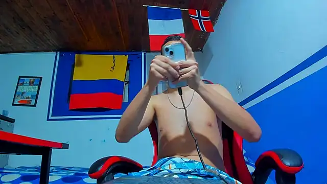 Snapshot of maxowens_oficial chatting on 16, 2, 2026 maxowens oficial online show from 16, 2, 2026