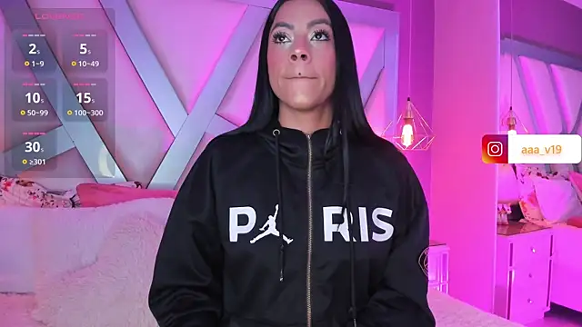 Amber villalobos  online show from 18, 9, 2025