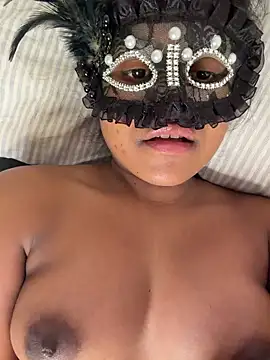 Snapshot of Bella_Luna18 chatting on 1, 12, 2025 Bella Luna18 online show from 1, 12, 2025