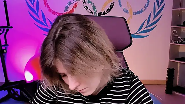 LolaAsmus online show from 1, 2, 2025