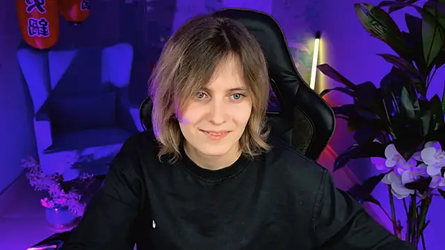 LolaAsmus online show from 4, 2, 2025