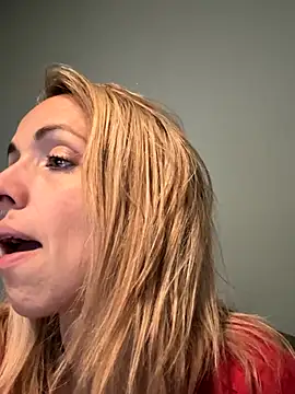 Snapshot of Annelibre chatting on 1, 10, 2025 Annelibre online show from 1, 10, 2025