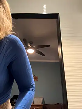 Snapshot of Annelibre chatting on 2, 11, 2025 Annelibre online show from 2, 11, 2025