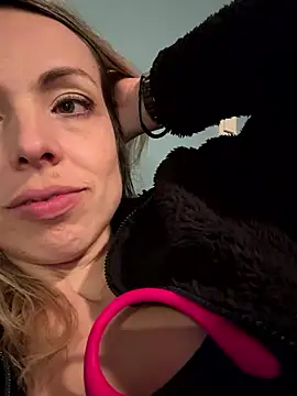 Snapshot of Annelibre chatting on 30, 11, 2025 Annelibre online show from 30, 11, 2025