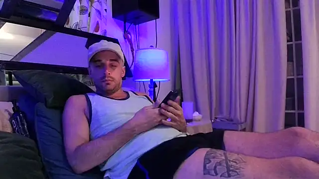 Snapshot of SirCharlesXXX chatting on 5, 1, 2026 SirCharlesXXX online show from 5, 1, 2026