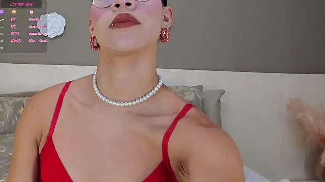 Snapshot of KimHiltton chatting on 14, 2, 2025 KimHiltton online show from 14, 2, 2025