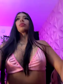 Snapshot of NattGomez chatting on 12, 9, 2025 NattGomez online show from 12, 9, 2025