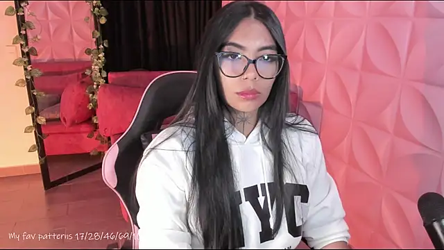 Snapshot of NattGomez chatting on 17, 4, 2026 NattGomez online show from 17, 4, 2026