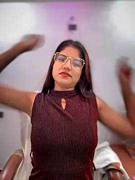 Snapshot of DiyAsingHh chatting on 4, 11, 2025 DiyAsingHh online show from 4, 11, 2025