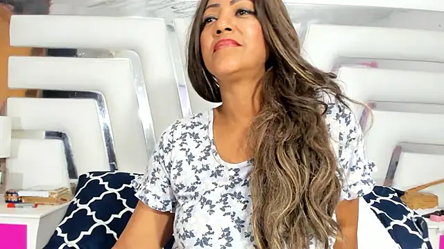 SaraaJhons online show from 10, 3, 2025