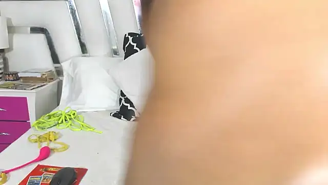 SaraaJhons online show from 15, 3, 2025