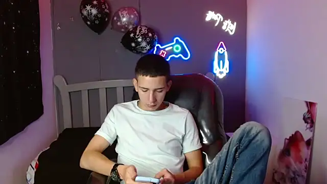 Snapshot of JackSwan18 chatting on 10, 1, 2025 JackSwan18 online show from 10, 1, 2025