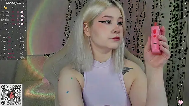 Snapshot of chillycharm chatting on 20, 1, 2025 chillycharm online show from 20, 1, 2025