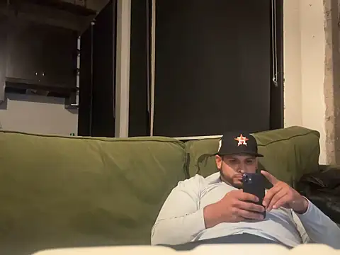 Insaneskillzz69 online show from 7, 3, 2025