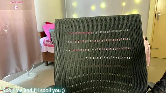 Snapshot of ohh_mona chatting on 30, 11, 2025 ohh mona online show from 30, 11, 2025