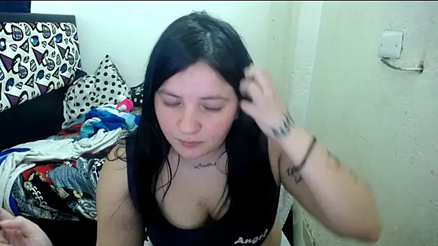 Snapshot of shopyymessyy chatting on 23, 5, 2026 shopyymessyy online show from 23, 5, 2026