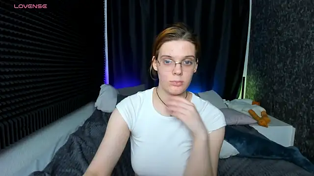 Snapshot of KIKI_Krash chatting on 25, 1, 2025 KIKI Krash online show from 25, 1, 2025